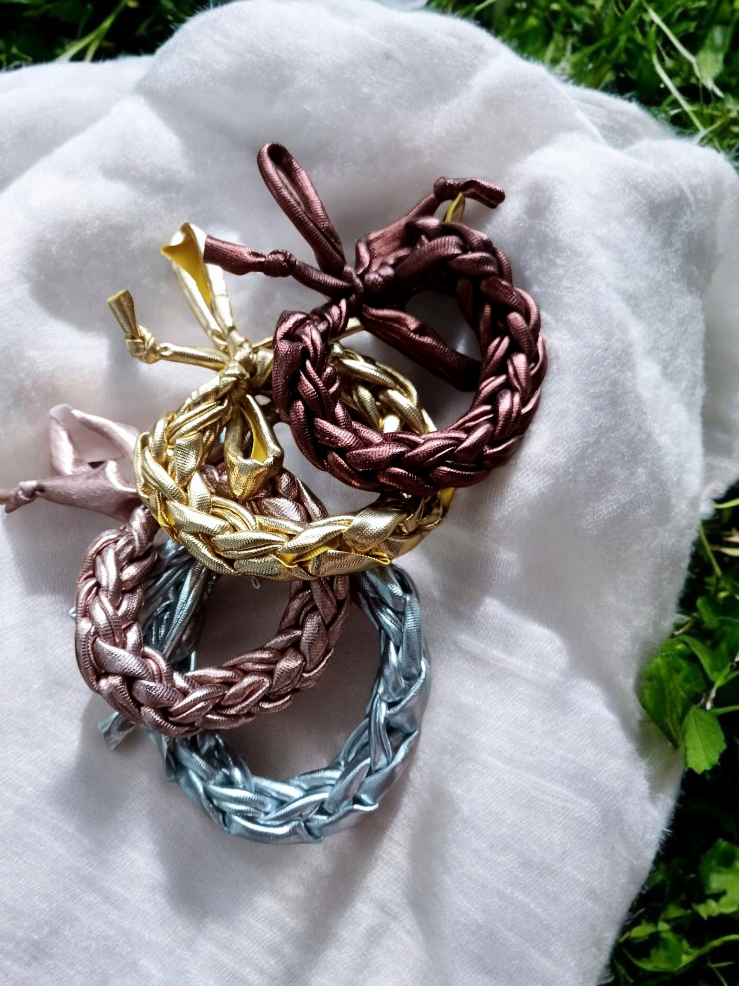 Metallic bracelets