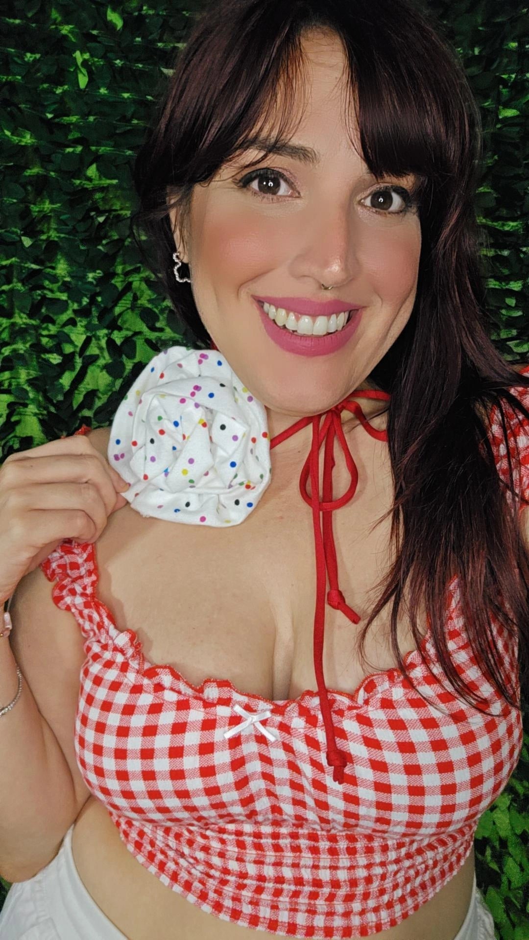 White and color dots flower choker