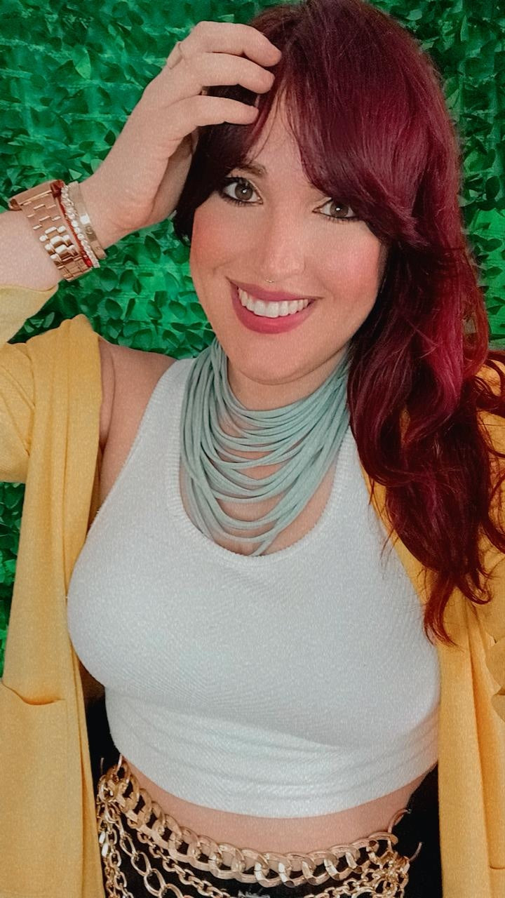 Gray short layers necklace