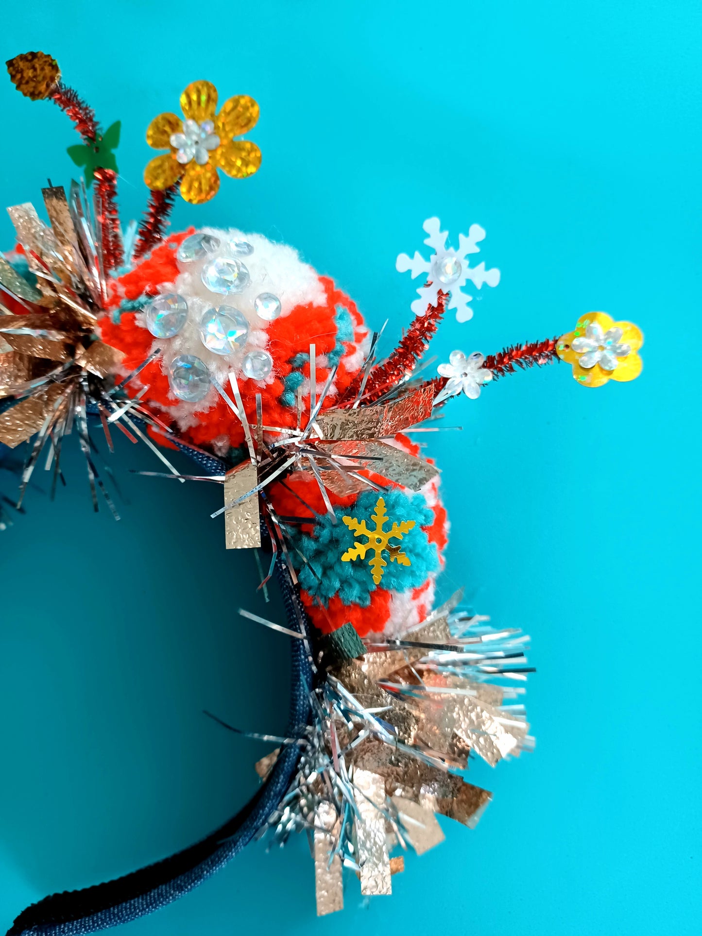 Christmas pompom Crown