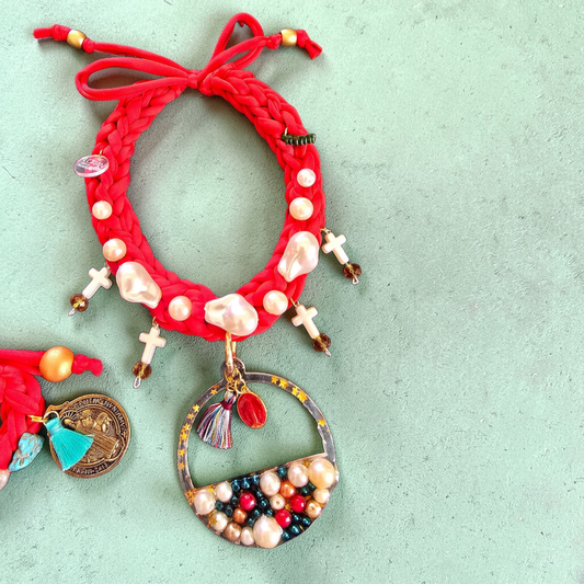 Perlitas y Cruces Necklace