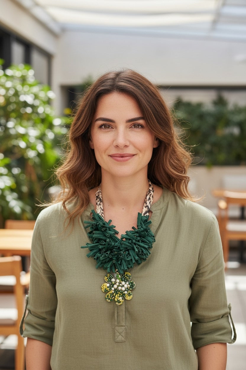 Por el Campo Necklace