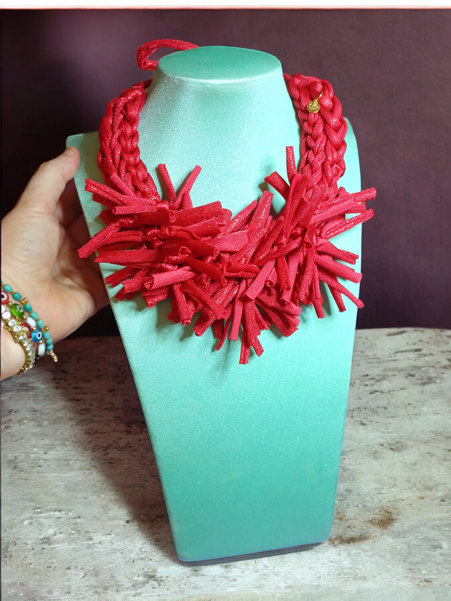 Shiny Red knots Necklace