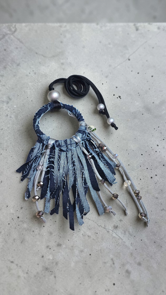 Círculo Eterno Denim Necklace